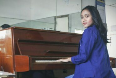 Vio, Antara Es Teh dan Guru Musik