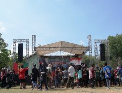 Punk Rock Dan Reggae Sedot Perhatian Warga Nglanjuk