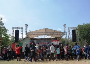 Punk Rock Dan Reggae Sedot Perhatian Warga Nglanjuk