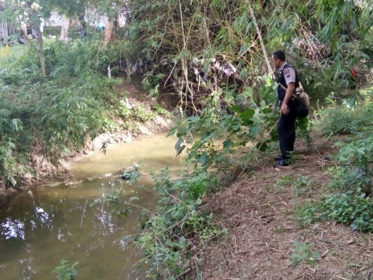 Tercebur Saluran, Nenek 85 Tahun Ditemukan Tewas