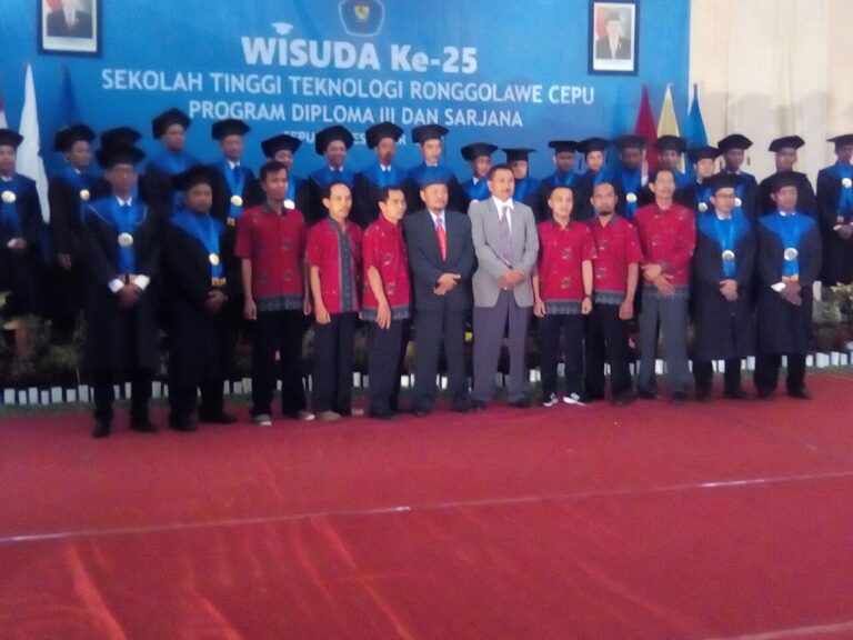 141 Mahasiswa STTR Cepu Diwisuda