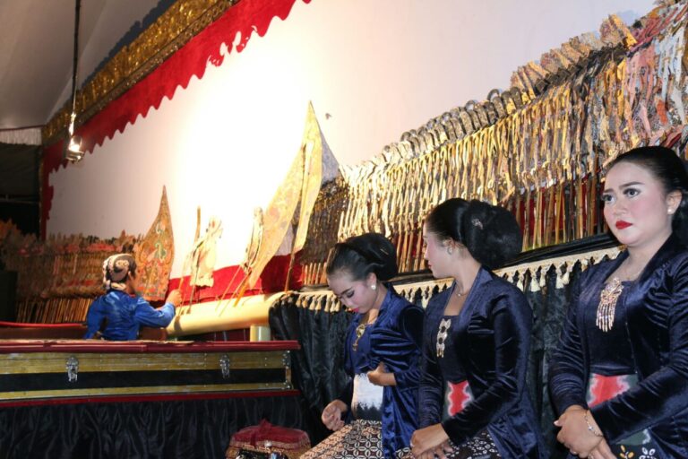 Gareng Mantu di Lapangan Tuk Buntung