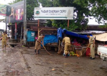 Tulus Beri Motivasi Peduli Kebersihan Pasar Cepu