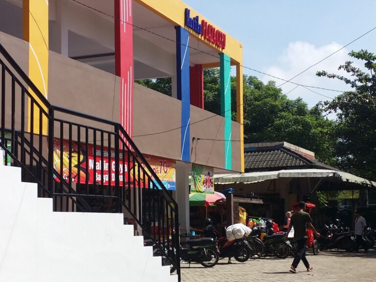 Pujasera Cepu Urung Difungsikan