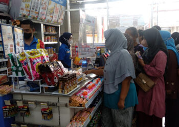Ritel minimarket di Kota Cepu