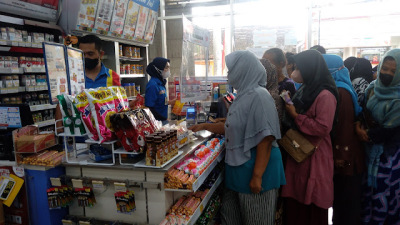 Ritel minimarket di Kota Cepu
