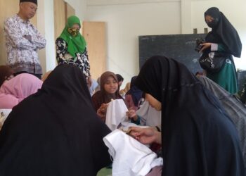 Program Kewirausahaan, Santri Al-Ittihad Belajar Membatik