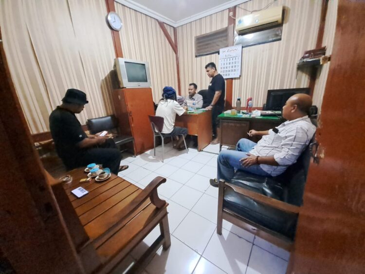 Polisi Dianiaya Pengunjung Kafe Saat Melakukan Penyelidikan Kasus Curanmor