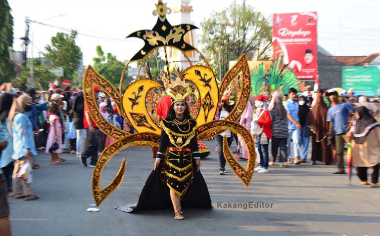 Membludak Karnaval Cepu Sukses Digelar Kota Cepu Dipenuhi Lautan Manusia