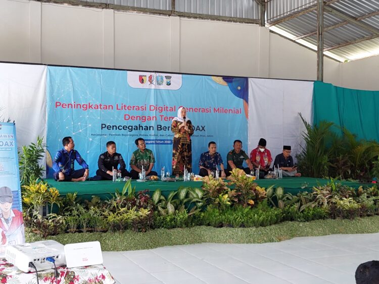 Literasi Digital Dinkominfo Hadir di SMAN 1 Sugihwaras, Ajak Siswa Melawan Hoax