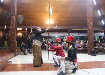 Hadiri Kirab Pusaka,  KGPAA Mangkunegara X Doakan Blora Semakin Maju