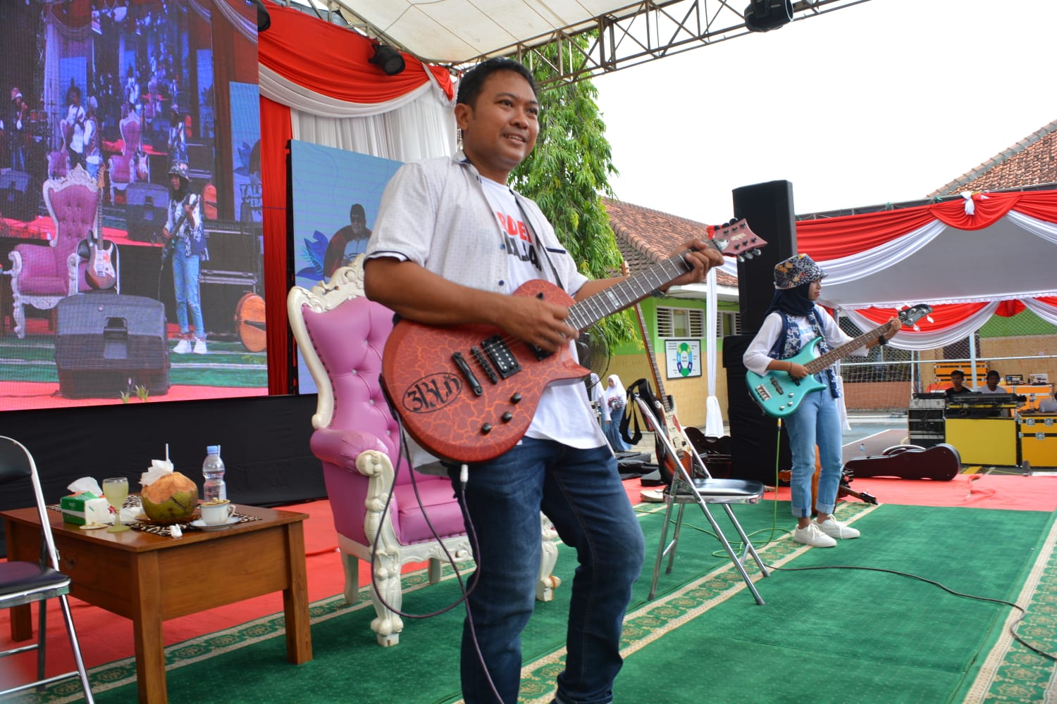 mr eko gitaris geniuz band