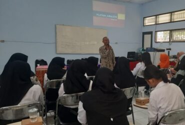 pemred-kabar-cepu-beri-diklat-jurnalistik-di-smkn1cepu