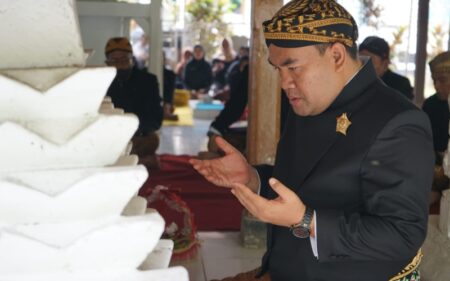 ziarah ke makam leluhur dan anjangsana ke bupati sepuh blora kabar cepu kabarcepu