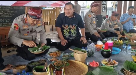 jenderal polri bintang 3 cicipi kuliner di kampung samin blora