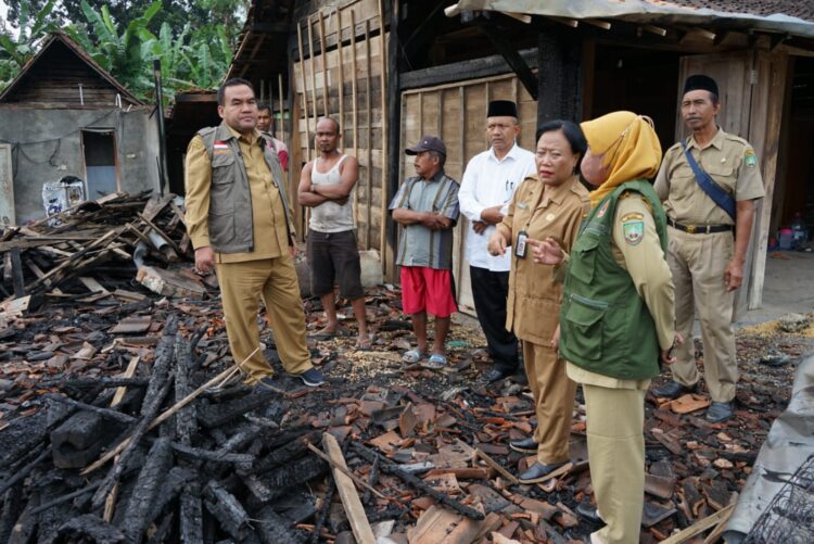 Gerak Cepat, Bupati Blora Bantu Korban Kebakaran Desa Jepangrejo