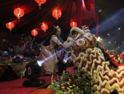 GAK ADA LAWAN! Atraksi Barongsai dan Gemerlap Lampion Meriahkan Perayaan Imlek di Thamrin Bojonegoro