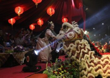 GAK ADA LAWAN! Atraksi Barongsai dan Gemerlap Lampion Meriahkan Perayaan Imlek di Thamrin Bojonegoro