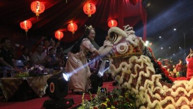 GAK ADA LAWAN! Atraksi Barongsai dan Gemerlap Lampion Meriahkan Perayaan Imlek di Thamrin Bojonegoro