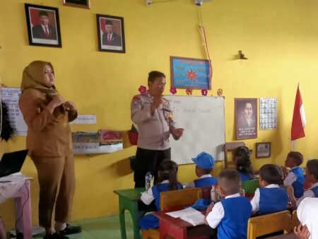 polres blora dan tni saat mengimbau murid sekolah terkait isu penculikan anak