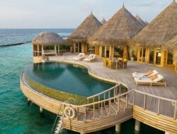 Bukan di MALDIVES! INI DIA 10 Tempat Wisata Terpopuler di JAWA TENGAH