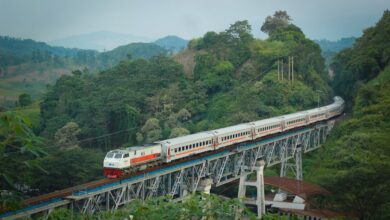 5 Kelebihan Naik Kereta Api