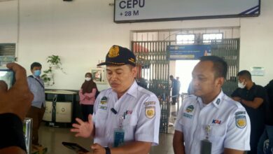 Manager Humas KAI Daop 4 Semarang, Ixfan Hendri Wintoko saat di Stasun Cepu ( Kabarcepu.id / Ahmad Sampurno )