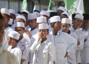 Niat Zakat Fitrah untuk Diri Sendiri, Istri, Anak dan Keluarga