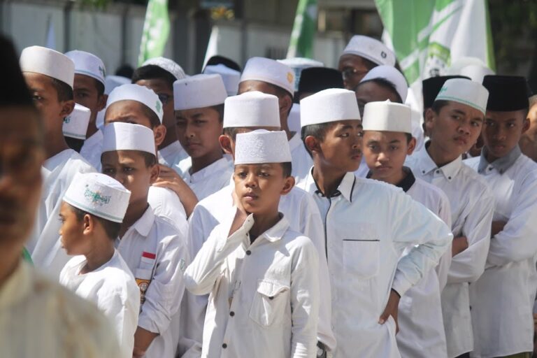 Niat Zakat Fitrah untuk Diri Sendiri, Istri, Anak dan Keluarga