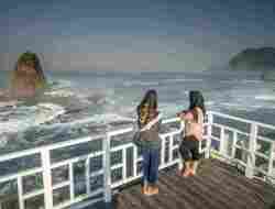 Destinasi Wisata di Jember Jawa Timur dengan Pantai Elok nan Eksotis! 2023 Wajib Dikunjungi
