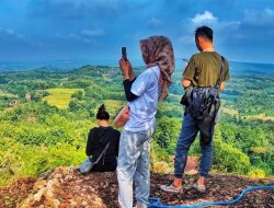 7  Rekomendasi Wisata Alam di Blora, Puncak Bukit yang Instagramable