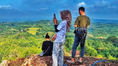 7  Rekomendasi Wisata Alam di Blora, Puncak Bukit yang Instagramable