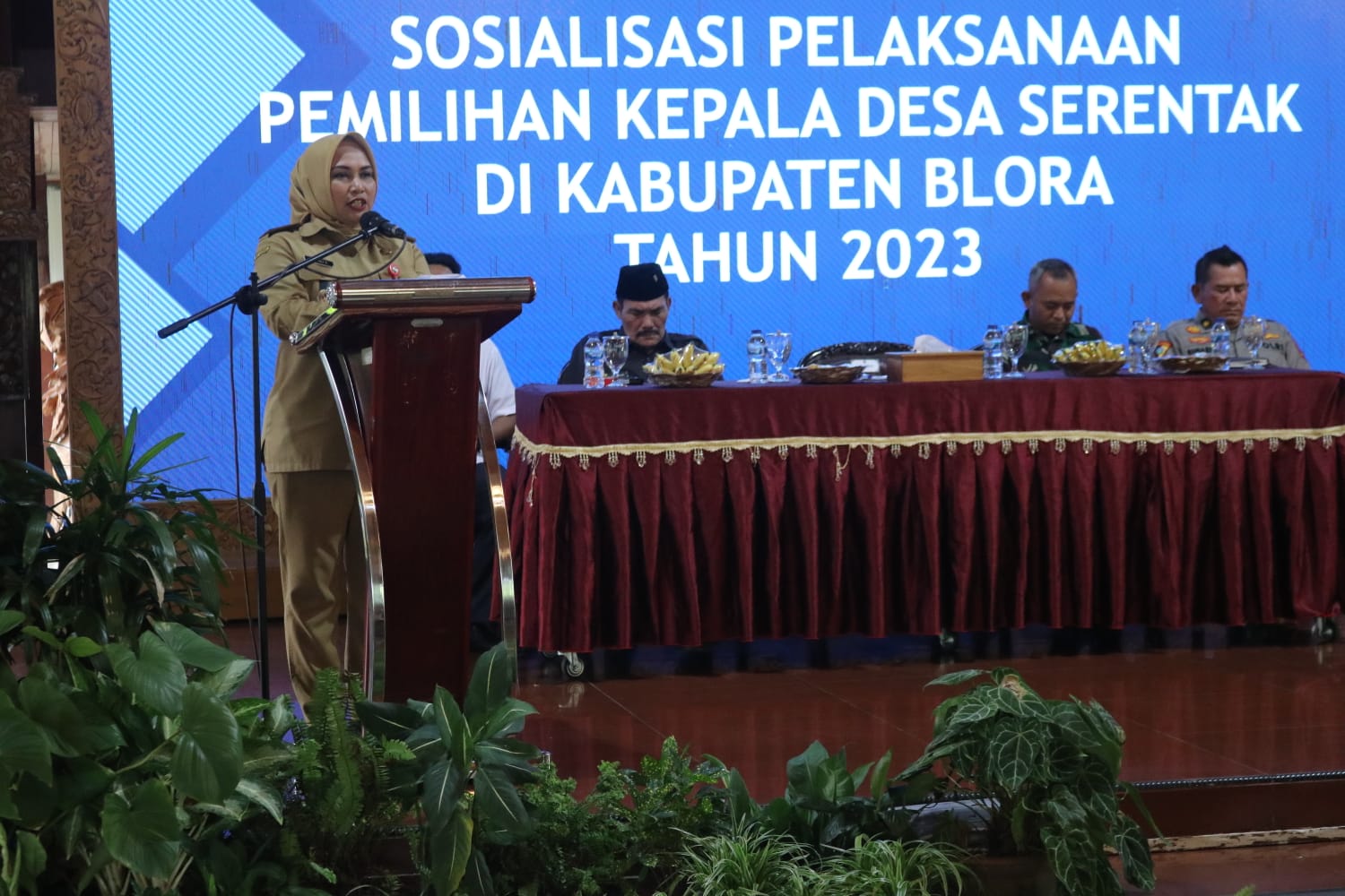 Wakil Bupati Blora, Tri Yuli Setyowati dalam Sosialisasi Pilkades serentak 2023