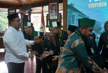Bupati Blora Arief Rohman hadir dalam pelantikan pengurus Himpunan Mahasiswa Islam (HMI) Cabang Blora di Pendapa Rumah Dinas Bupati Blora, Minggu 14 Mei 2023.