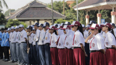 Seragam Sekolah yang Wajib Dipakai Siswa SD, SMP dan SMA