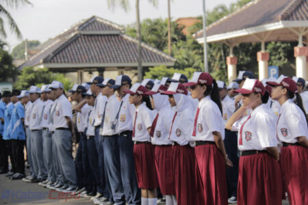 Seragam Sekolah yang Wajib Dipakai Siswa SD, SMP dan SMA