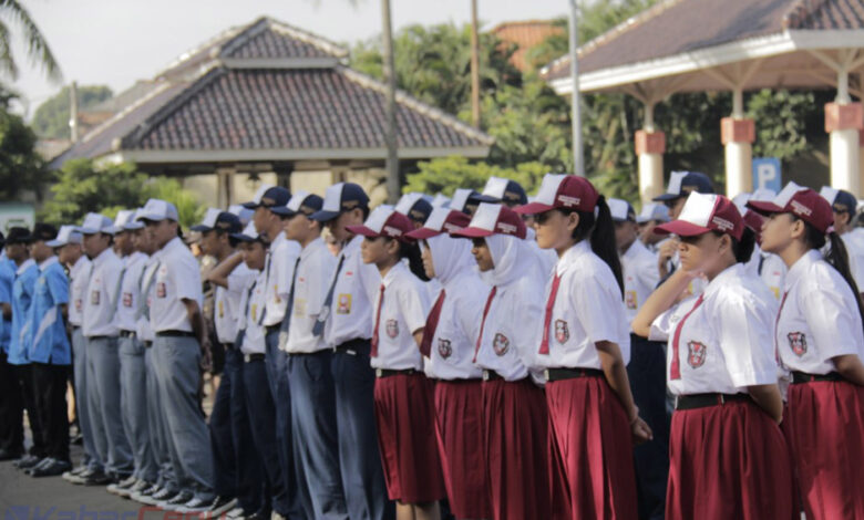 Seragam Sekolah yang Wajib Dipakai Siswa SD, SMP dan SMA