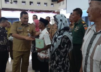 Bupati Blora Serahkan Sertifikat HGB dan Hak Pakai Kawasan Wonorejo