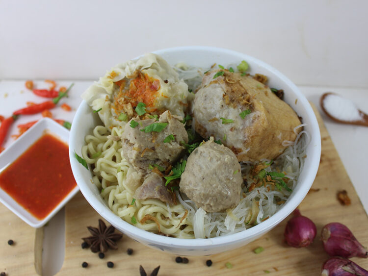 Tempat Makan Bakso di Cepu yang Bikin Nagih, Cita Rasa Legendaris