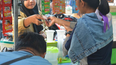 Karnaval CEPU 2023! Pedagang Ini Raup Omset Hingga JUTAAN Rupiah