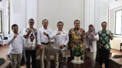 Bupati Blora Arief Rohman Foto Bersama Pejabat Kesdm Usai Fgd Cepu Raya