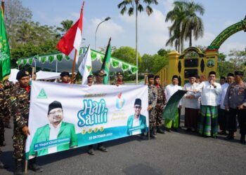 Peringatan Hari Santri Nasional 2023, Ribuan Santri Padati Kawasan Alun-alun Blora