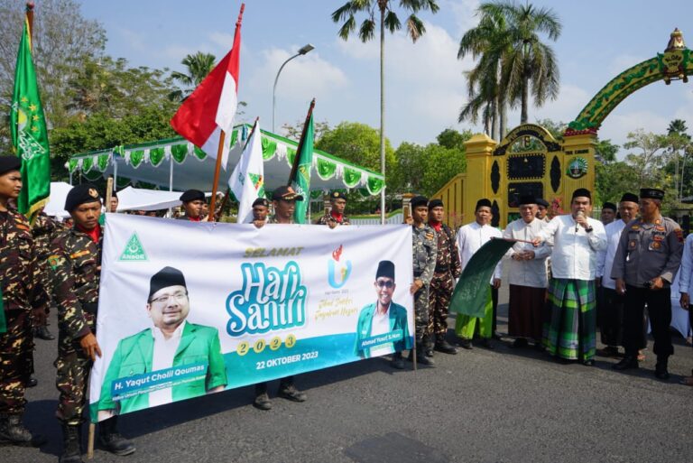 Peringatan Hari Santri Nasional 2023, Ribuan Santri Padati Kawasan Alun-alun Blora