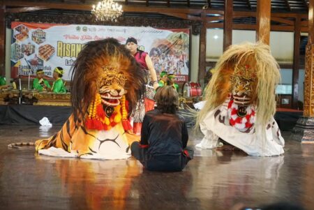 Barongan Blora Sukses Tampil di TMII Jakarta