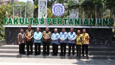 Bupati Blora saat foto bersama jajaran UNS Solo