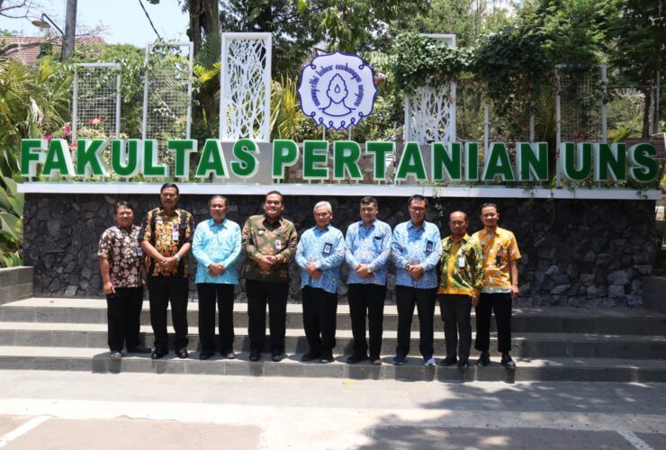Bupati Blora saat foto bersama jajaran UNS Solo