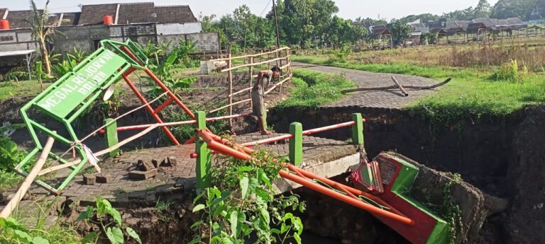 Banjir di Cepu: Memutus Jembatan Megalrejo-Perumahan BRI, Warga Minta Pemkab Blora Harus Segera Prioritaskan Pembangunannya
