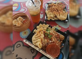 Mie Njedir Warung Ijo, Sensasi Pedas Nikmat yang Bikin Ketagihan