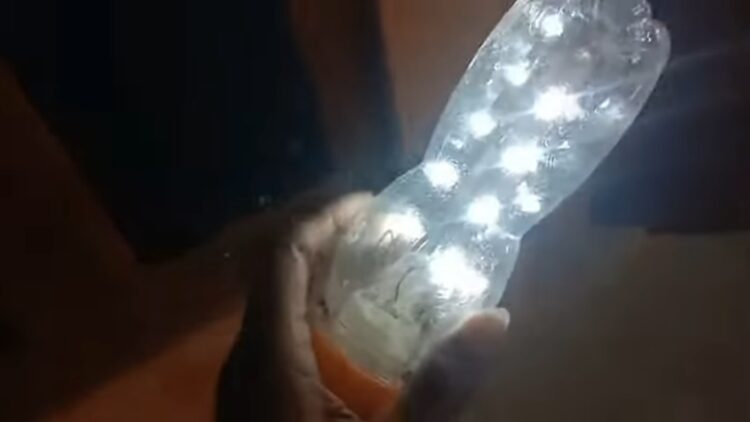 Musim Hujan Listrik Padam, Botol Bekas Jadi Solusi