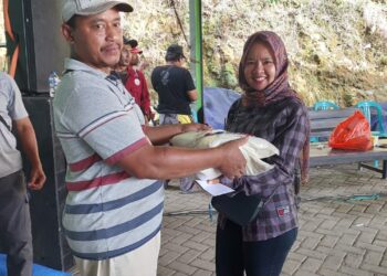 Penambang Sumur Tua Ledok Blora, Gelar Gathering dan Berbagi Kebahagiaan